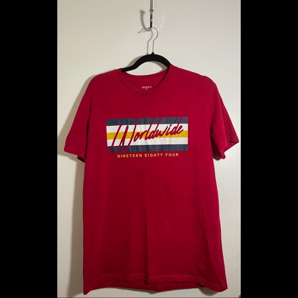 🔺Forever 21 men’s Worldwide t shirt🔻